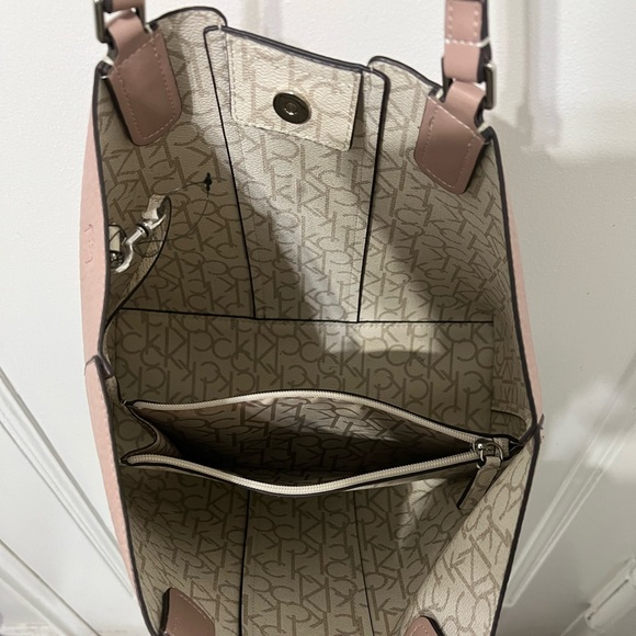 CALVIN KLEIN NEW BAG Size: 16x11x5 - Picture 3 of 11